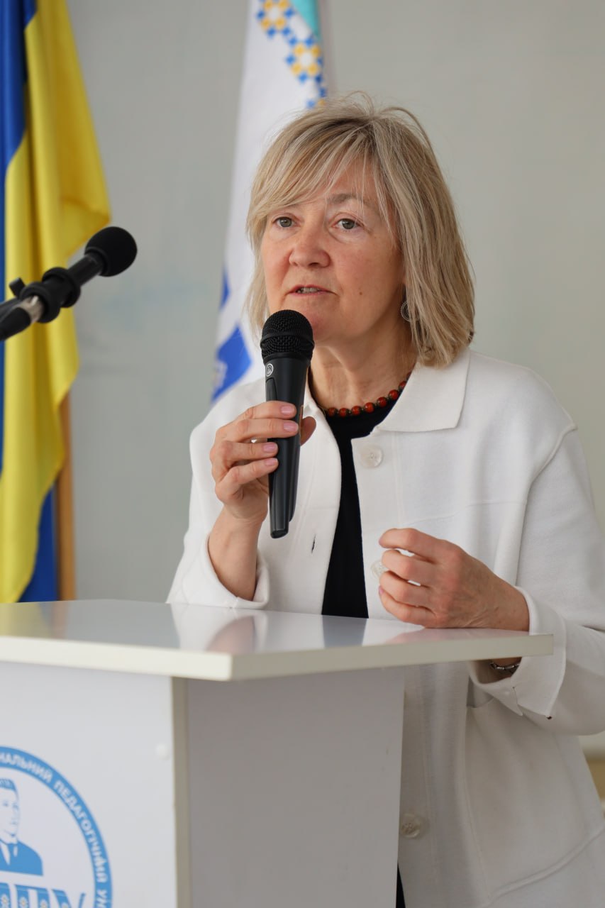 ochilnytsia ofisu Brytanskoho posolstva u Lvovi Svitlana Yavorska